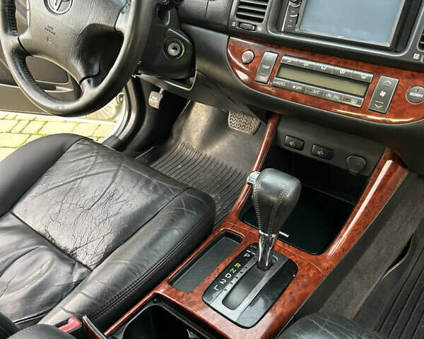 Серый Тойота Камри, объемом двигателя 3 л и пробегом 255 тыс. км за 6800 $, фото 17 на Automoto.ua