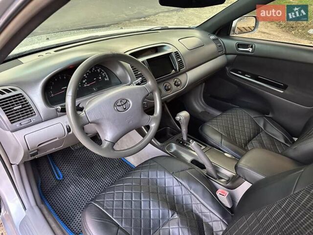 Серый Тойота Камри, объемом двигателя 2.36 л и пробегом 300 тыс. км за 5200 $, фото 21 на Automoto.ua