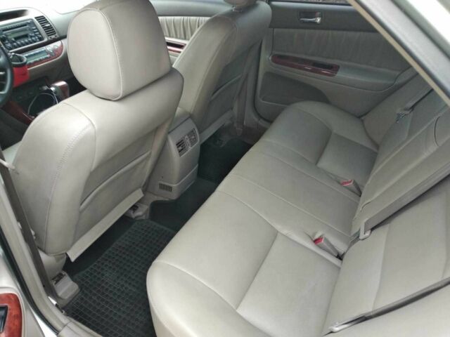 Серый Тойота Камри, объемом двигателя 2.4 л и пробегом 528 тыс. км за 4700 $, фото 6 на Automoto.ua