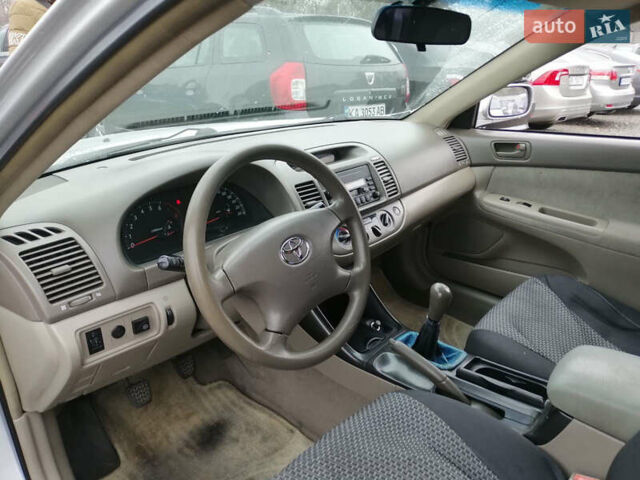 Серый Тойота Камри, объемом двигателя 2.4 л и пробегом 280 тыс. км за 4850 $, фото 15 на Automoto.ua