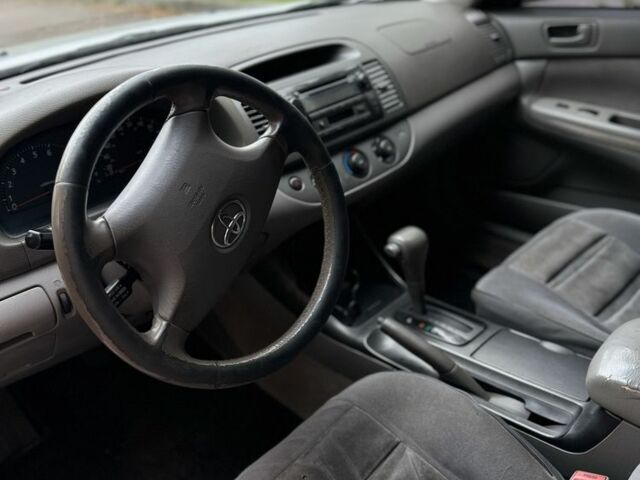 Сірий Тойота Камрі, об'ємом двигуна 2.4 л та пробігом 450 тис. км за 3750 $, фото 4 на Automoto.ua