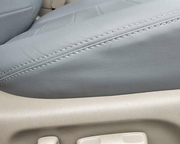 Серый Тойота Камри, объемом двигателя 3 л и пробегом 330 тыс. км за 3000 $, фото 16 на Automoto.ua