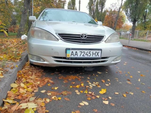 Серый Тойота Камри, объемом двигателя 2.4 л и пробегом 528 тыс. км за 4700 $, фото 1 на Automoto.ua