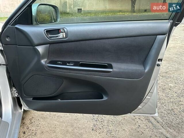 Серый Тойота Камри, объемом двигателя 2.36 л и пробегом 300 тыс. км за 5200 $, фото 25 на Automoto.ua