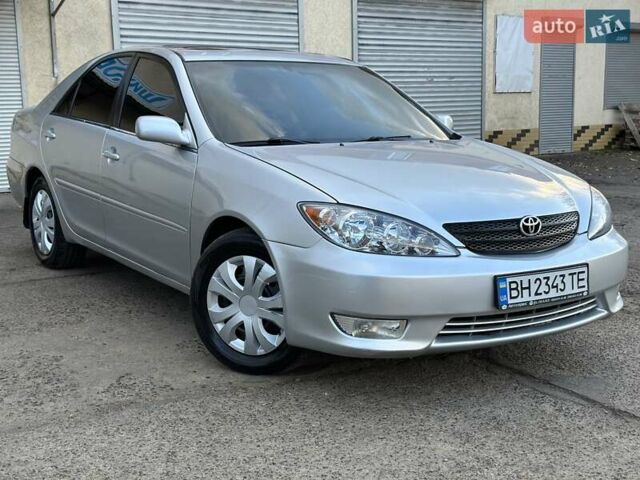 Серый Тойота Камри, объемом двигателя 2.36 л и пробегом 300 тыс. км за 5200 $, фото 1 на Automoto.ua