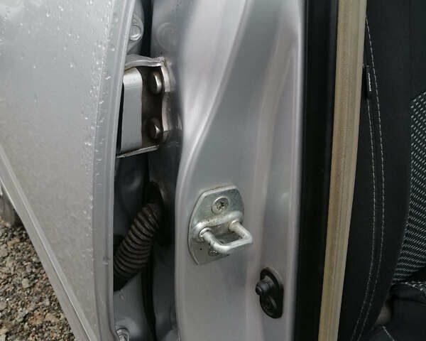 Серый Тойота Камри, объемом двигателя 2.4 л и пробегом 280 тыс. км за 4850 $, фото 25 на Automoto.ua