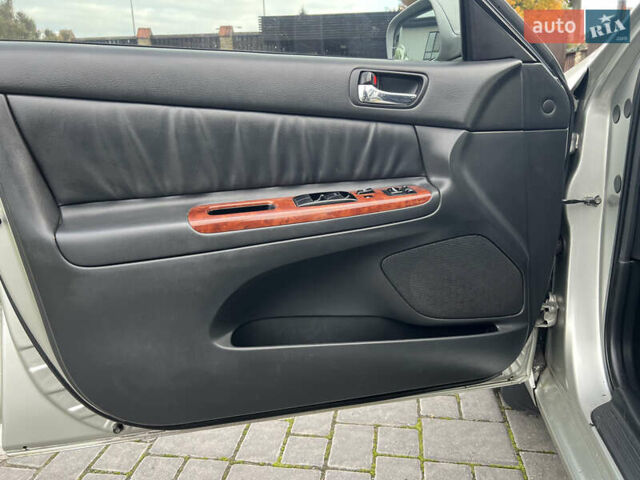 Сірий Тойота Камрі, об'ємом двигуна 3 л та пробігом 221 тис. км за 6300 $, фото 19 на Automoto.ua