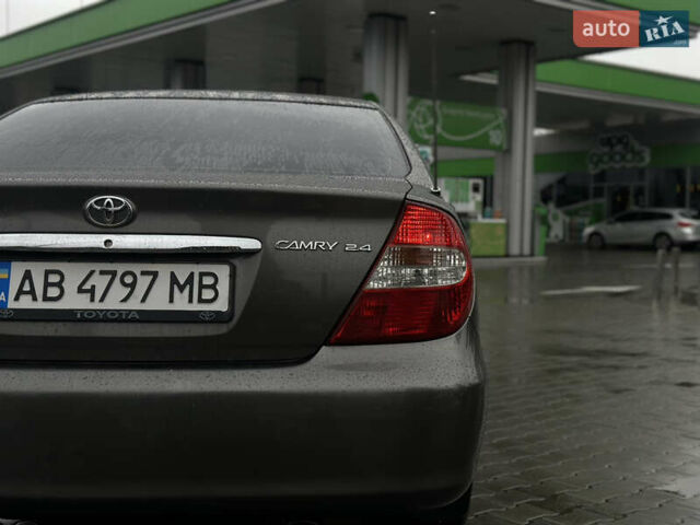 Серый Тойота Камри, объемом двигателя 2.36 л и пробегом 617 тыс. км за 5700 $, фото 6 на Automoto.ua