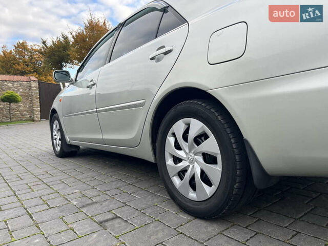 Сірий Тойота Камрі, об'ємом двигуна 3 л та пробігом 221 тис. км за 6300 $, фото 6 на Automoto.ua