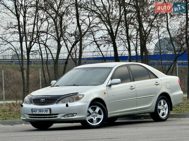 Серый Тойота Камри, объемом двигателя 3 л и пробегом 207 тыс. км за 4999 $, фото 2 на Automoto.ua