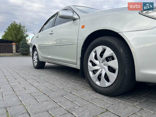 Сірий Тойота Камрі, об'ємом двигуна 3 л та пробігом 221 тис. км за 6300 $, фото 3 на Automoto.ua