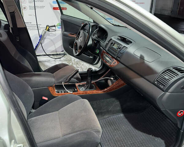 Серый Тойота Камри, объемом двигателя 2.4 л и пробегом 101 тыс. км за 7500 $, фото 8 на Automoto.ua