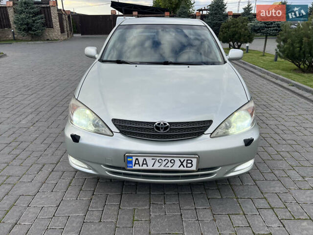 Сірий Тойота Камрі, об'ємом двигуна 3 л та пробігом 221 тис. км за 6300 $, фото 2 на Automoto.ua