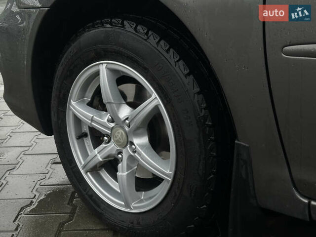 Серый Тойота Камри, объемом двигателя 2.36 л и пробегом 617 тыс. км за 5700 $, фото 4 на Automoto.ua