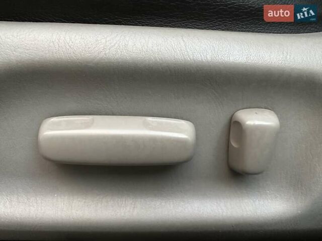 Серый Тойота Камри, объемом двигателя 2.36 л и пробегом 300 тыс. км за 5200 $, фото 19 на Automoto.ua