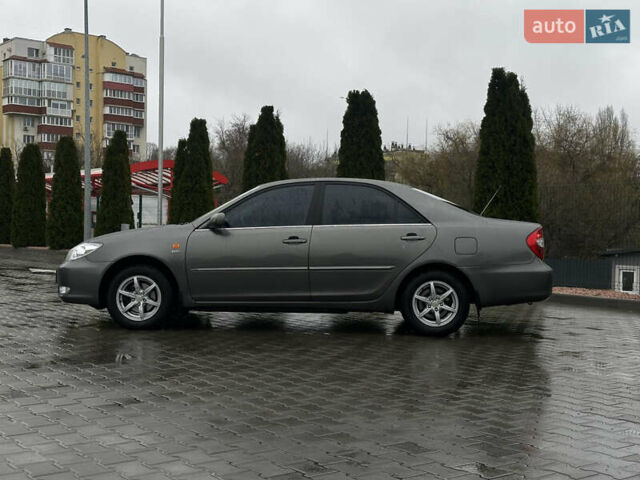 Серый Тойота Камри, объемом двигателя 2.36 л и пробегом 617 тыс. км за 5700 $, фото 3 на Automoto.ua