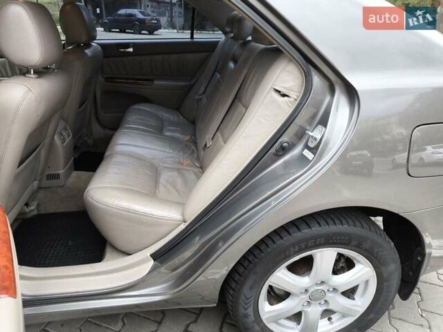 Сірий Тойота Камрі, об'ємом двигуна 3 л та пробігом 284 тис. км за 5700 $, фото 13 на Automoto.ua