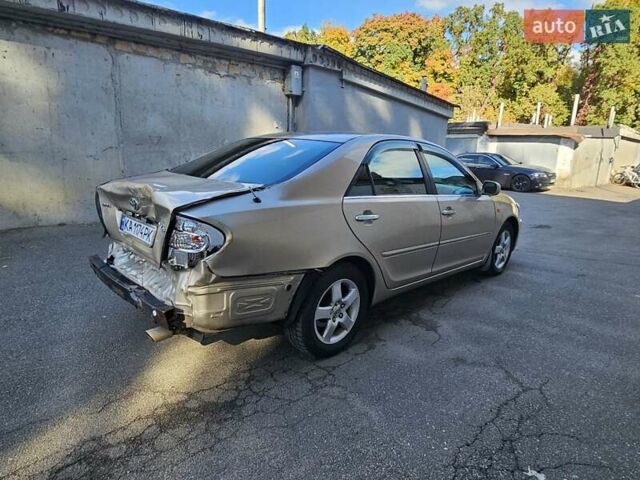 Серый Тойота Камри, объемом двигателя 3 л и пробегом 330 тыс. км за 3100 $, фото 4 на Automoto.ua