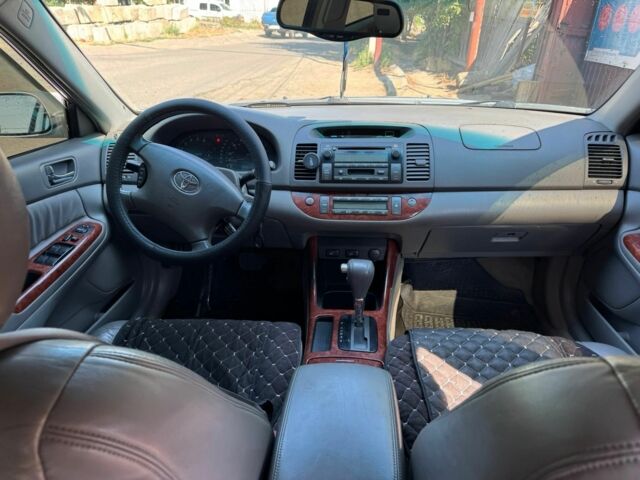 Серый Тойота Камри, объемом двигателя 3 л и пробегом 287 тыс. км за 5600 $, фото 3 на Automoto.ua