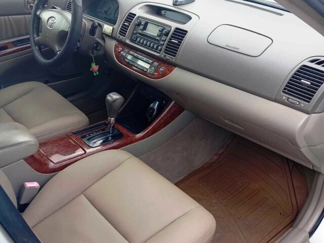 Серый Тойота Камри, объемом двигателя 3 л и пробегом 338 тыс. км за 5350 $, фото 9 на Automoto.ua