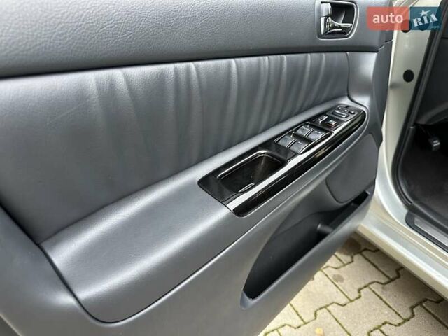 Серый Тойота Камри, объемом двигателя 2.36 л и пробегом 257 тыс. км за 8300 $, фото 47 на Automoto.ua