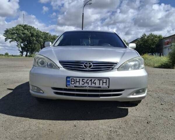 Серый Тойота Камри, объемом двигателя 3 л и пробегом 390 тыс. км за 6200 $, фото 3 на Automoto.ua