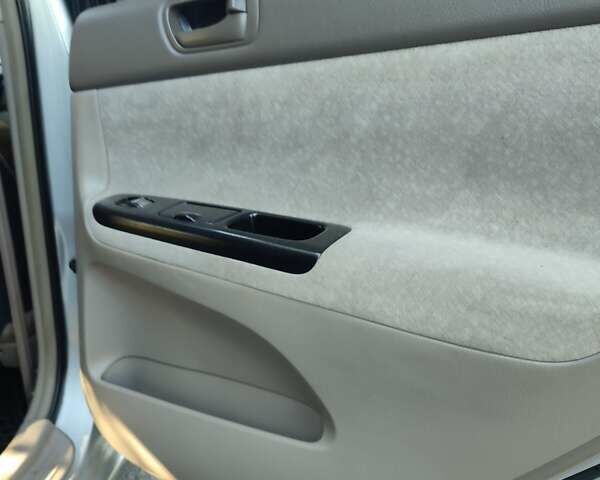 Серый Тойота Камри, объемом двигателя 2.36 л и пробегом 308 тыс. км за 4500 $, фото 13 на Automoto.ua