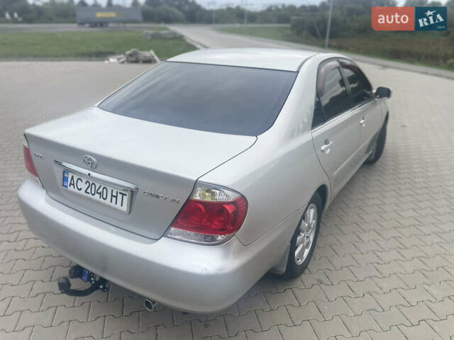 Серый Тойота Камри, объемом двигателя 2.4 л и пробегом 469 тыс. км за 6200 $, фото 6 на Automoto.ua