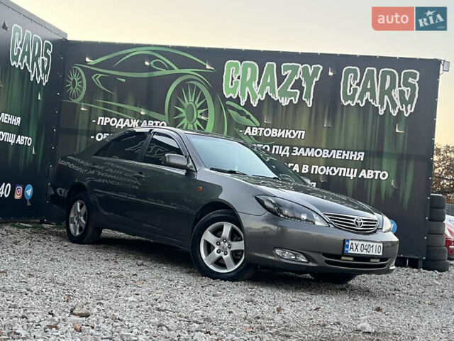 Тойота Камри 2004 в Харькове на Automoto.ua Серый Тойота Камри, объемом двигателя 3 л и пробегом 266 тыс. км за 4800 $, фото 1 на Automoto.ua