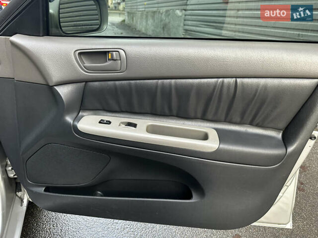 Серый Тойота Камри, объемом двигателя 3 л и пробегом 388 тыс. км за 4800 $, фото 17 на Automoto.ua