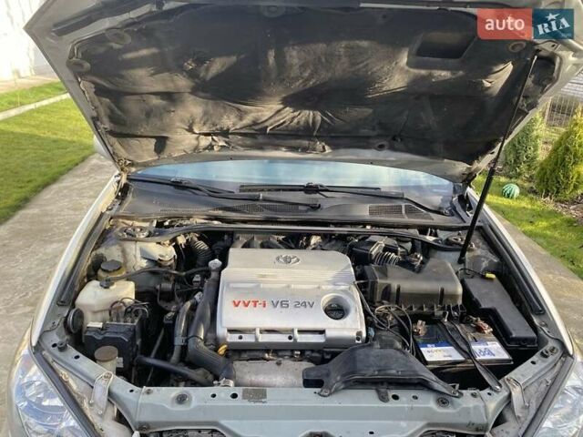 Сірий Тойота Камрі, об'ємом двигуна 3 л та пробігом 223 тис. км за 4400 $, фото 6 на Automoto.ua