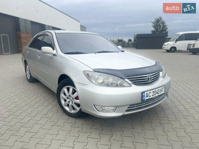 Серый Тойота Камри, объемом двигателя 2.4 л и пробегом 469 тыс. км за 6200 $, фото 2 на Automoto.ua