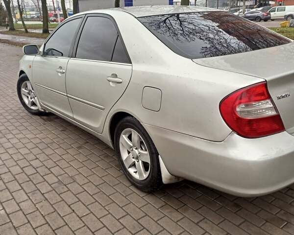 Серый Тойота Камри, объемом двигателя 3 л и пробегом 683 тыс. км за 4300 $, фото 4 на Automoto.ua