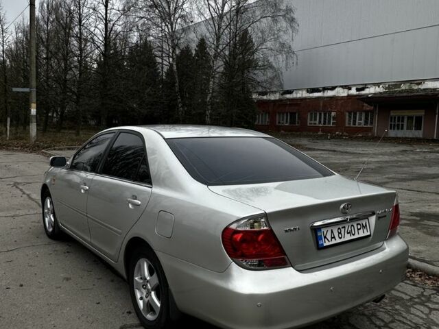 Сірий Тойота Камрі, об'ємом двигуна 2.4 л та пробігом 302 тис. км за 5800 $, фото 3 на Automoto.ua