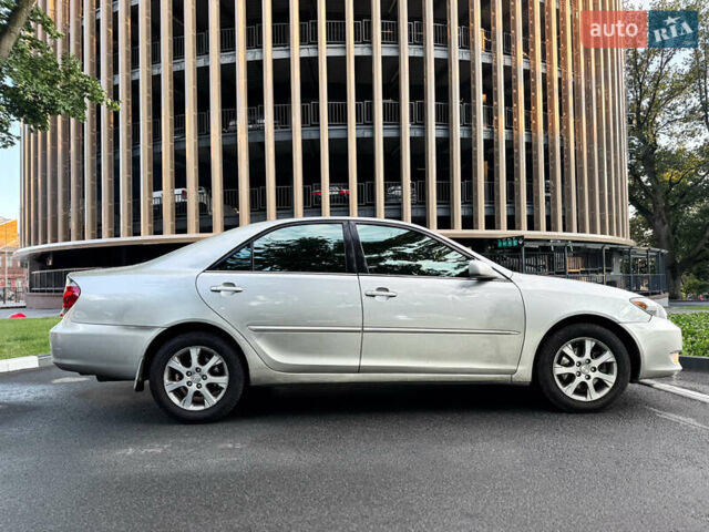 Серый Тойота Камри, объемом двигателя 3 л и пробегом 247 тыс. км за 5000 $, фото 3 на Automoto.ua