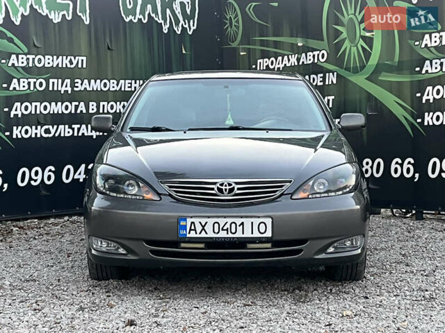Тойота Камри 2004 в Харькове на Automoto.ua Серый Тойота Камри, объемом двигателя 3 л и пробегом 266 тыс. км за 4800 $, фото 3 на Automoto.ua