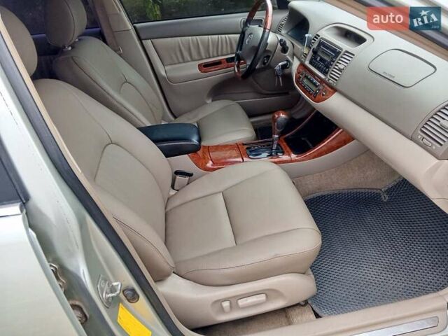 Тойота Камри 2004 в Белгород-Днестровском на Automoto.ua Серый Тойота Камри, объемом двигателя 2.36 л и пробегом 303 тыс. км за 5500 $, фото 14 на Automoto.ua