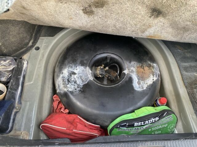 Серый Тойота Камри, объемом двигателя 3 л и пробегом 223 тыс. км за 4400 $, фото 23 на Automoto.ua