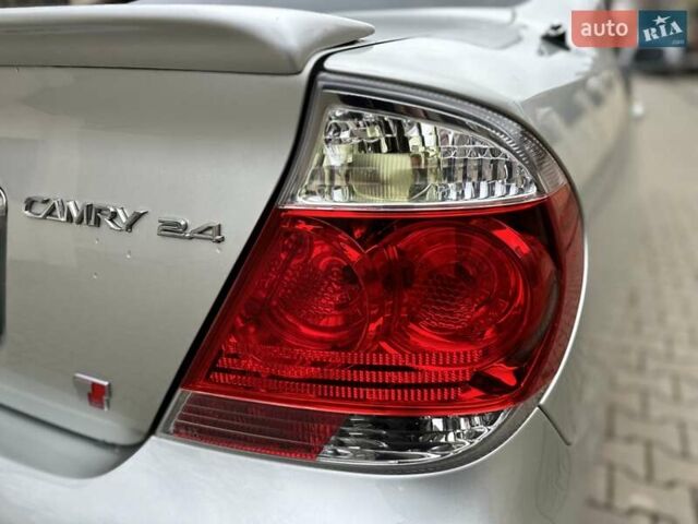 Серый Тойота Камри, объемом двигателя 2.36 л и пробегом 257 тыс. км за 8300 $, фото 37 на Automoto.ua
