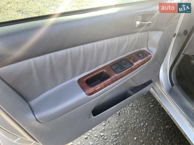Сірий Тойота Камрі, об'ємом двигуна 3 л та пробігом 340 тис. км за 4200 $, фото 10 на Automoto.ua