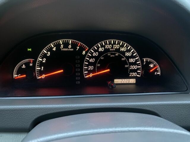 Серый Тойота Камри, объемом двигателя 3 л и пробегом 223 тыс. км за 4400 $, фото 4 на Automoto.ua