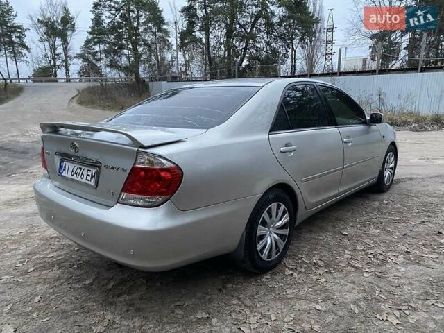 Сірий Тойота Камрі, об'ємом двигуна 3 л та пробігом 223 тис. км за 4400 $, фото 1 на Automoto.ua