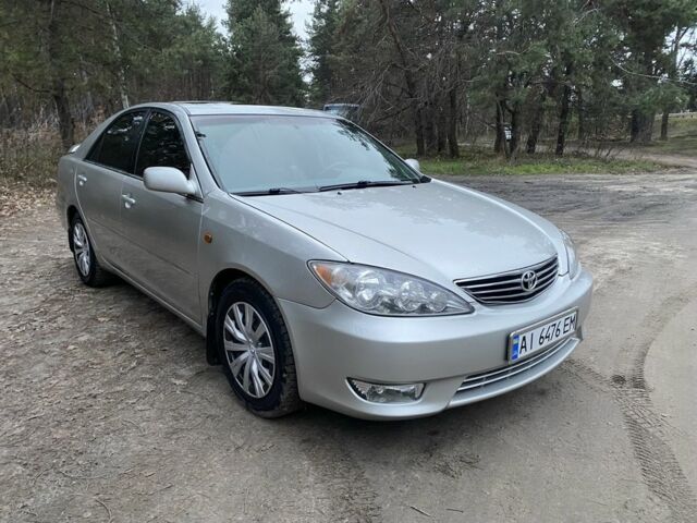 Серый Тойота Камри, объемом двигателя 3 л и пробегом 223 тыс. км за 4400 $, фото 1 на Automoto.ua