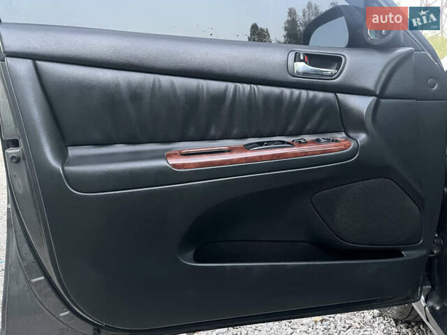 Тойота Камри 2004 в Харькове на Automoto.ua Серый Тойота Камри, объемом двигателя 3 л и пробегом 266 тыс. км за 4800 $, фото 10 на Automoto.ua