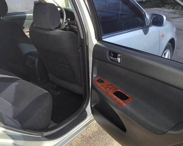 Сірий Тойота Камрі, об'ємом двигуна 2.36 л та пробігом 411 тис. км за 6000 $, фото 14 на Automoto.ua