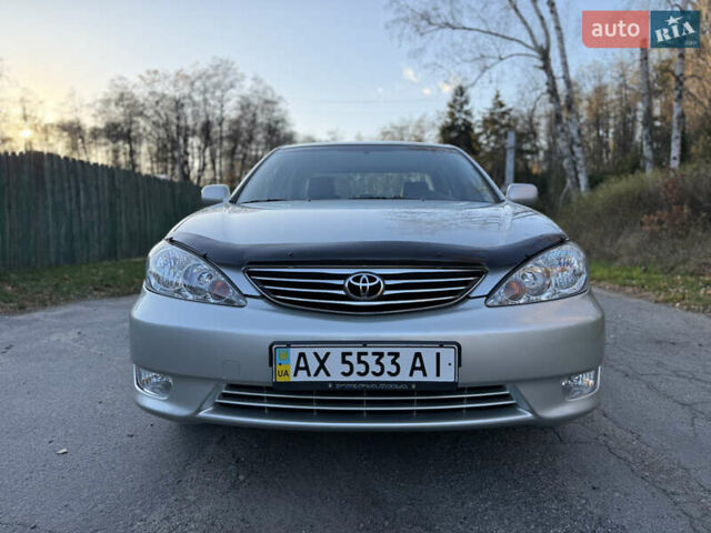 Серый Тойота Камри, объемом двигателя 2.4 л и пробегом 42 тыс. км за 10900 $, фото 24 на Automoto.ua