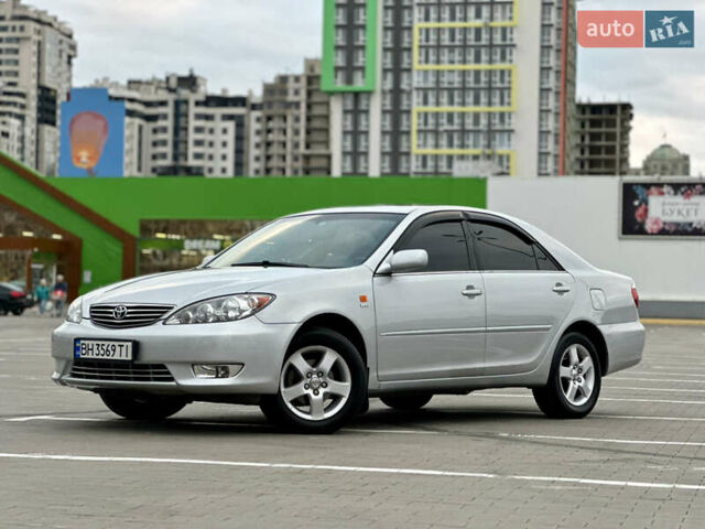 Серый Тойота Камри, объемом двигателя 2.36 л и пробегом 220 тыс. км за 6200 $, фото 1 на Automoto.ua
