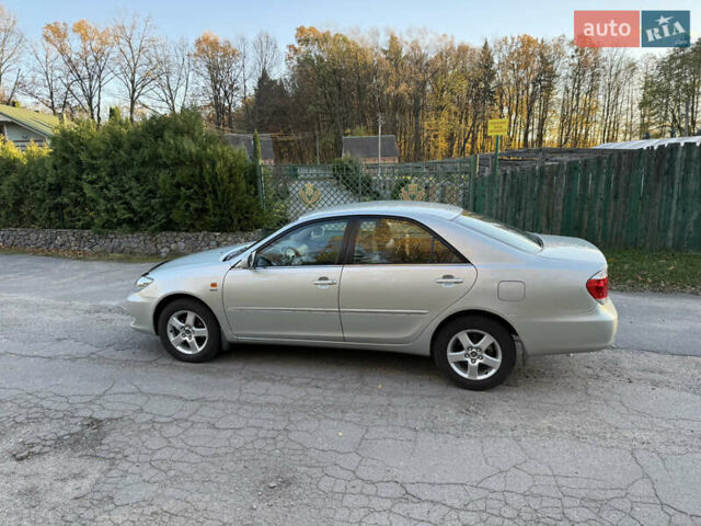 Серый Тойота Камри, объемом двигателя 2.4 л и пробегом 42 тыс. км за 10900 $, фото 12 на Automoto.ua