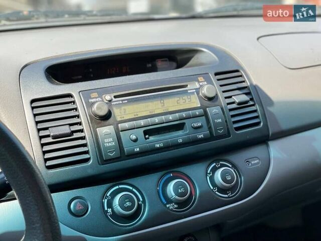 Сірий Тойота Камрі, об'ємом двигуна 3 л та пробігом 250 тис. км за 5500 $, фото 17 на Automoto.ua