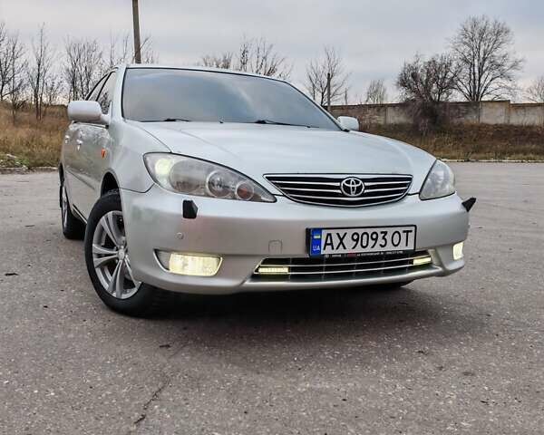 Сірий Тойота Камрі, об'ємом двигуна 3 л та пробігом 317 тис. км за 7700 $, фото 12 на Automoto.ua